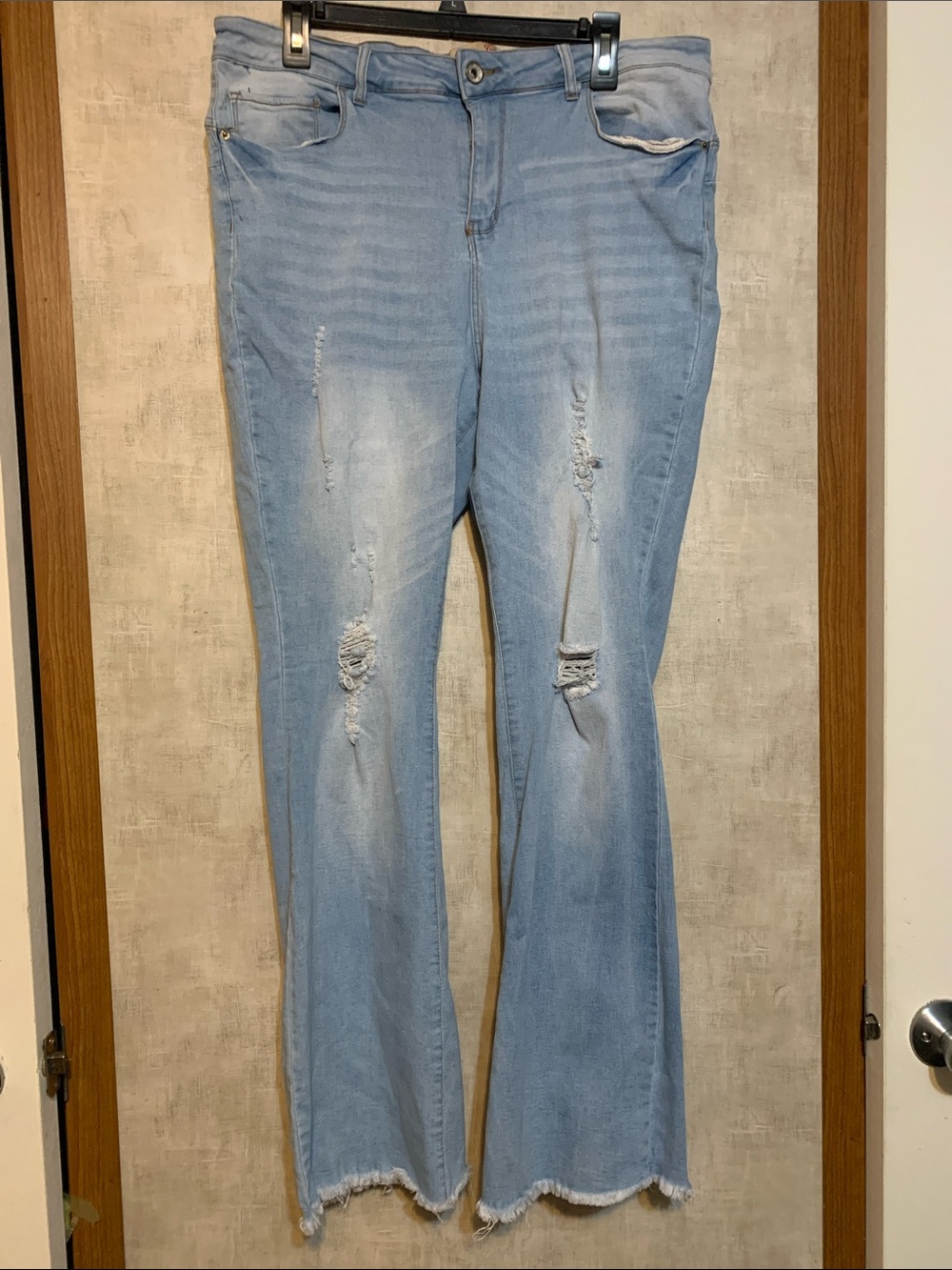 Elite Jeans Women’s Light Blue Distressed Flare Jeans size 17/18
